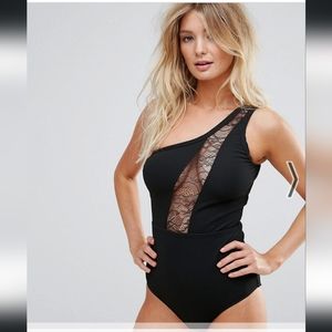 NWOT Wolf & Whistle Lace Insert One Shoulder Swimsuit